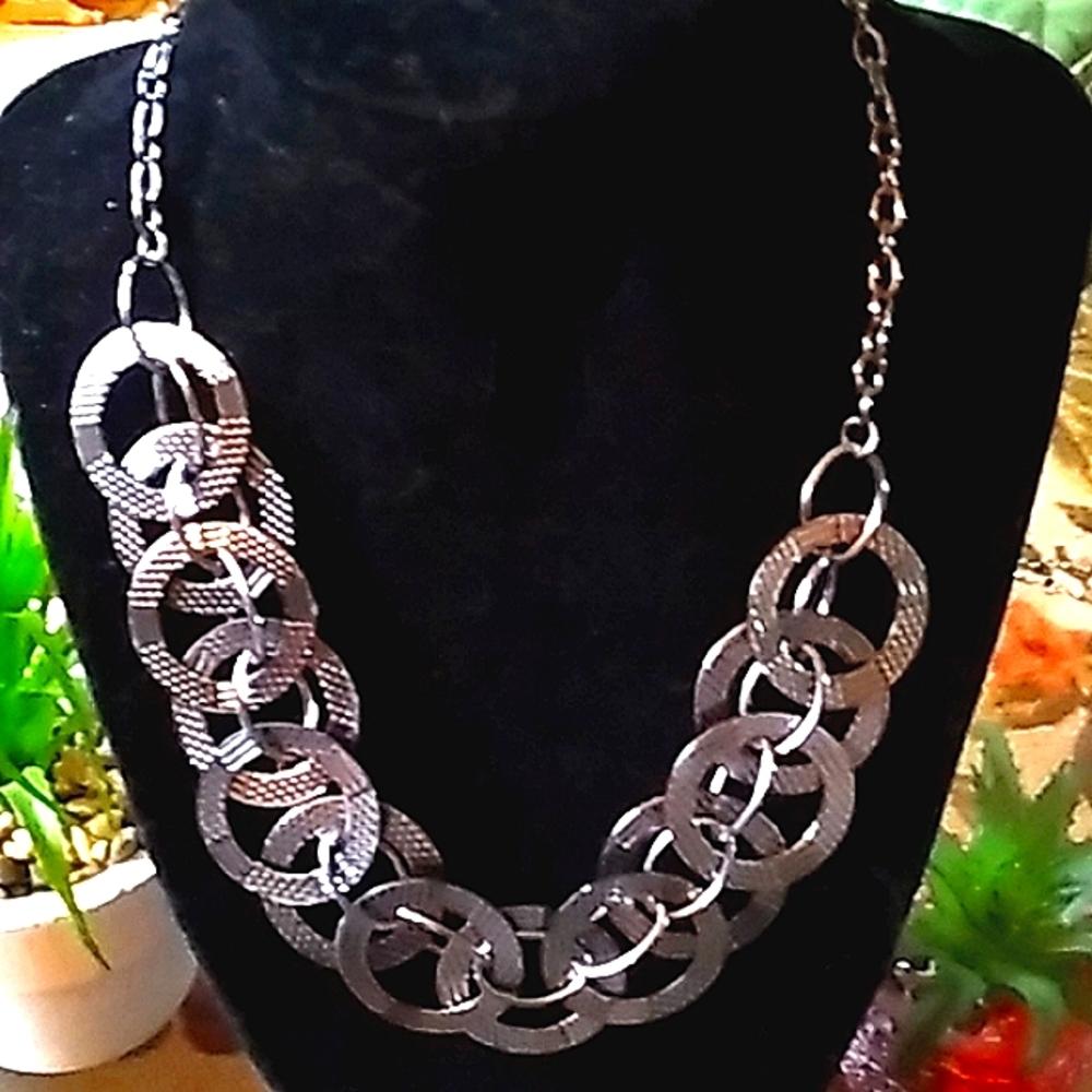 Main Contender Black Circlular Necklace